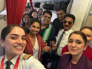 Air India से वापस आए दुबई में फंसे 149 यात्री। तस्वीरें पहल पर। मध्य पूर्व में ये पहली वापसी की उड़ान।
