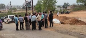 अंबिकापुर महामाया पहाड़ पर ओरिएंट पब्लिक स्कूल के अवैध अतिक्रमण के एक हिस्से पर चला बुलडोजर। नवरात्रि के पहले दिन कार्यवाही इतनी गोपनीय कि किसी को भनक तक नहीं लगी। पहल की मुहिम पर प्रशासन का बुलडोजर।